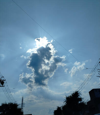 逆光の雲
